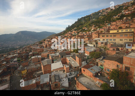 Die Barrios und Slums rund um Medellin Seilbahn Stockfoto
