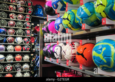 Modell des Sporting Warenspeicher Interieur, NYC Stockfoto Modell des Sporting Warenspeicher Interieur, NYC Stockfoto