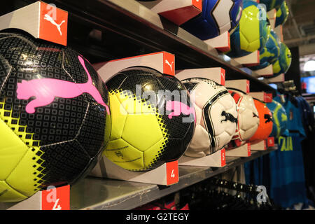 Modell des Sporting Warenspeicher Interieur, NYC Stockfoto Modell des Sporting Warenspeicher Interieur, NYC Stockfoto