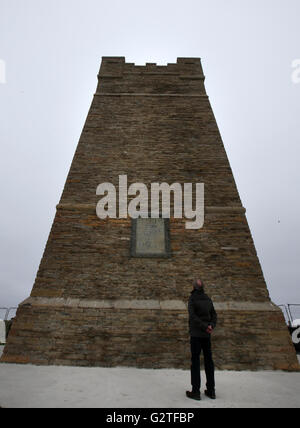 Das neu restaurierte Kitchener Denkmal, Lord Kitchener, an Marwick Head in Orkney, wird am Sonntag anlässlich des hundertsten Jahrestag des Untergangs der HMS Hampshire vorgestellt. Stockfoto