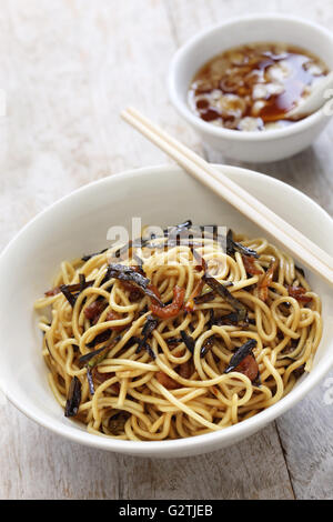 Nudeln mit Lauch Öl und Sojasauce, chinesisches Essen in Shanghai Stockfoto