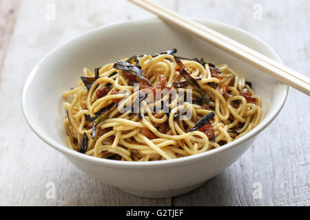 Nudeln mit Lauch Öl und Sojasauce, chinesisches Essen in Shanghai Stockfoto
