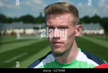 Republik Irland James McClean spricht zu den Medien während eines Trainingslagers im Fota Island Resort, Kork. Stockfoto