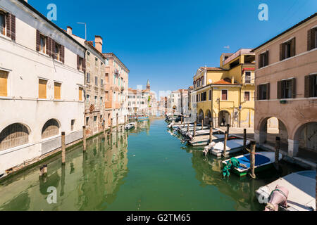 Charakteristischen Kanal in Chioggia, Lagune von Venedig, Italien. Stockfoto