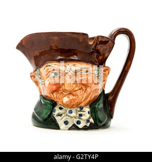 Vintage Royal Doulton "Old Charley" (D5420) Charakter / Toby Jug von Anfang 1940 von Charles Noke ausgelegt ist. Stockfoto