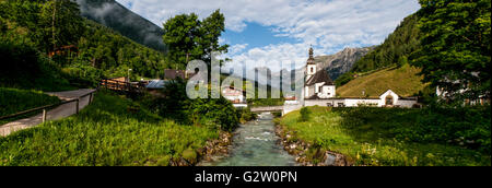 Panorama von Ramsau, ein malerisches Dorf in den Bayerischen Alpen bei Berchtesgaden Stockfoto