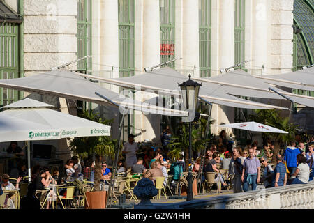 Palmenhaus im Burggarten mit Restaurant, Österreich, Wien, Wien Stockfoto