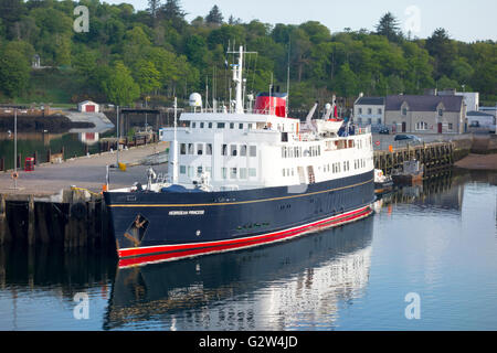 MV Hebridean Princess formal bekannt als die RMS dann MV Columba angedockt an Stornoway Hafen Isle of Lewis Western Isles Scotland Stockfoto