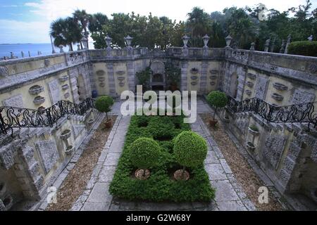 Versunkene formalen Garten im historischen Vizcaya Museum an der Biscayne Bay im Bereich Coconut Grove von Miami, Florida. Stockfoto