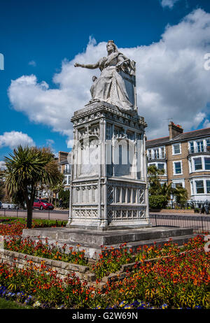 Statue von Queen Victoria war Auftraggeber des Monarchen Diamond Jubiläum zu feiern und ist auf Clifftown Parade Southend on Sea positioniert Stockfoto