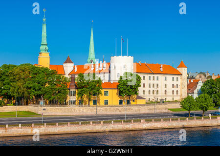 Altstadt von Riga, Riga Schloss und Fluss Daugava in Riga, Lettland Stockfoto