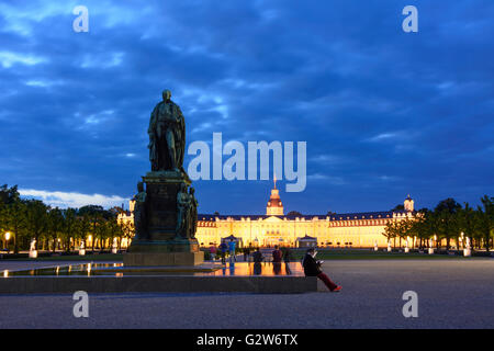 Karlsruher Schloss, Denkmal von Karl Friedrichs von Baden, Deutschland, Baden-Württemberg Kraichgau-Stromberg, Karlsruhe Stockfoto