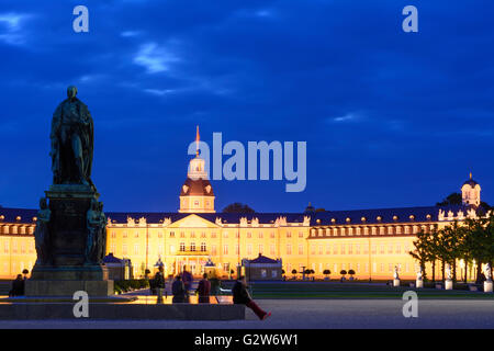 Karlsruher Schloss, Denkmal von Karl Friedrichs von Baden, Deutschland, Baden-Württemberg Kraichgau-Stromberg, Karlsruhe Stockfoto