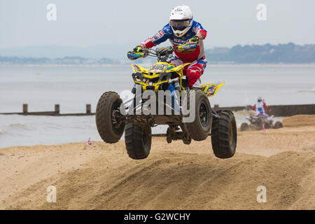 Bournemouth, UK 3. Juni 2016. BXUK Meisterschaft Racing - Quad bikes Rennen rund um den Kurs in Bournemouth Beach am ersten Tag des Bournemouth Räder Festival: Carolyn Jenkins/Alamy Live News Stockfoto