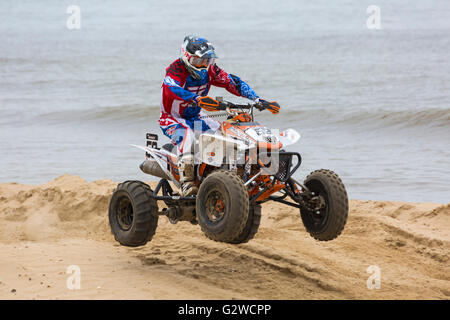 Bournemouth, UK 3. Juni 2016. BXUK Meisterschaft Racing - Quad bikes Rennen rund um den Kurs in Bournemouth Beach am ersten Tag des Bournemouth Räder Festival: Carolyn Jenkins/Alamy Live News Stockfoto