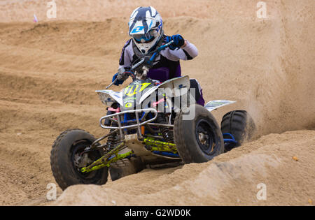 Bournemouth, UK 3. Juni 2016. BXUK Meisterschaft Racing - Quad bikes Rennen rund um den Kurs in Bournemouth Beach am ersten Tag des Bournemouth Räder Festival: Carolyn Jenkins/Alamy Live News Stockfoto