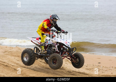 Bournemouth, UK 3. Juni 2016. BXUK Meisterschaft Racing - Quad bikes Rennen rund um den Kurs in Bournemouth Beach am ersten Tag des Bournemouth Räder Festival: Carolyn Jenkins/Alamy Live News Stockfoto