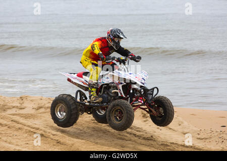 Bournemouth, UK 3. Juni 2016. BXUK Meisterschaft Racing - Quad bikes Rennen rund um den Kurs in Bournemouth Beach am ersten Tag des Bournemouth Räder Festival: Carolyn Jenkins/Alamy Live News Stockfoto