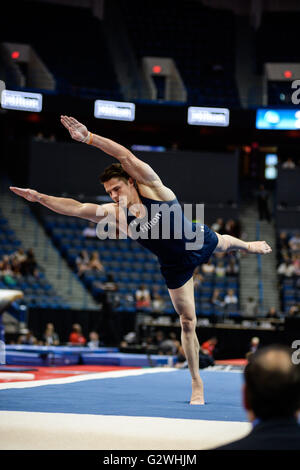 Hartford, Connecticut, USA. 3. Juni 2016. CHRIS BROOKS konkurriert auf dem Boden in der ersten Runde des Wettbewerbs von der P & G Gymnastik-Meisterschaften im XL Center in Hartford, Connecticut. BROOKS beendete die Nacht auf dem dritten Platz. Bildnachweis: Amy Sanderson/ZUMA Draht/Alamy Live-Nachrichten Stockfoto