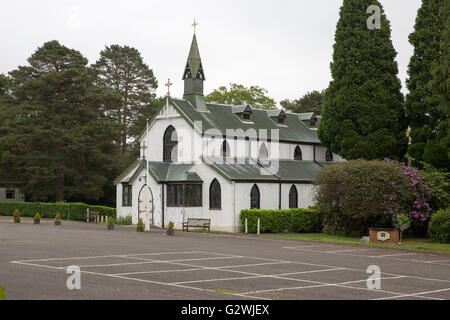 Deepcut Kasernen, die Garnison Kirche St. Barbara's vor der Princess Royal Barracks, Heimat der Königlichen Logistik Corp. gelegen Stockfoto