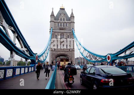 Tower Bridge, London, UK 4. Juni 2016 - Tower Bridge wird in der Nähe von Fahrzeugen für drei Monate ab Oktober 2016 für strukturelle Reparaturen und Wartungsarbeiten auf die 122 Jahre alte Wahrzeichen durchgeführt werden. Rund 21.000 Fahrzeuge verwenden die Überfahrt jeden Tag. Bildnachweis: Dinendra Haria/Alamy Live-Nachrichten Stockfoto