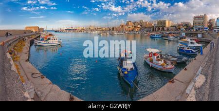 Panorama der alten Hafen, Heraklion, Kreta, Griechenland Stockfoto