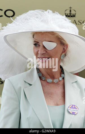 17.06.2015, Ascot, Berkshire, Grossbritannien - Prinzessin Michael von Kent. 00S150617D743CAROEX. JPG - nicht für den Verkauf in G E R M A N Y, A U S T R I A S W I T Z E R L A N D [MODEL-RELEASE: Nein, PROPERTY-RELEASE: Nein, (C) Caro Fotoagentur / Sorge, http://www.caro-images.com, info@carofoto.pl - jegliche Nutzung dieses Bildes unterliegt GEMA!] Stockfoto