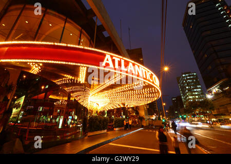 Atlantic City Casino bei Nacht, Miraflores, Lima, Peru Stockfoto