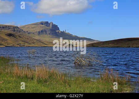 Blick von der Old Man of Storr von Loch Fada Isle Of Skye Stockfoto