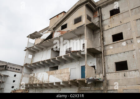Abriss der alten Fabrikgebäude um machen Platz für neue Wohnungen an der Außenseite der Stadt Nanjing geschlossen Stockfoto