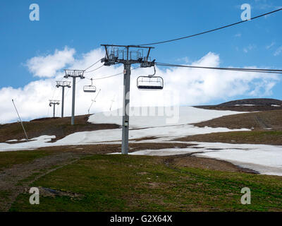 Skigebiet La Rosière (1850m), Südost-Frankreich, nachdem der Schnee Ende Mai zurückgegangen ist. Stockfoto