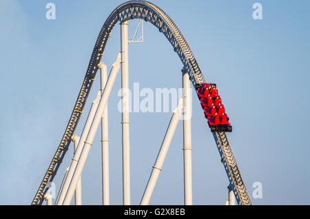 Formula Rossa die schnellste Achterbahn der Welt im Freizeitpark Ferrari World auf Yas Island - Abu Dhabi Vereinigte Arabische Emirate Stockfoto