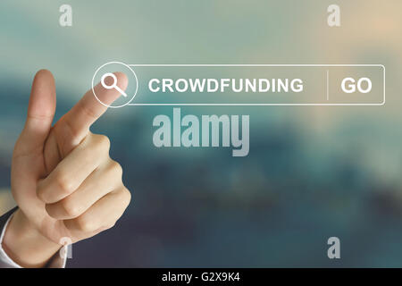 Unternehmen der Hand Crowdfunding klicken Sie auf Suche Toolbar mit Vintage-Stil-Effekt Stockfoto