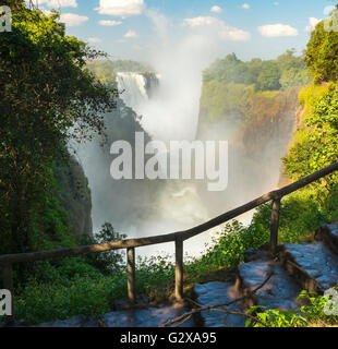 Viktoriafälle Teufels Katarakt in Afrika zwischen Sambia und Simbabwe, eines der sieben Wunder der Welt Stockfoto