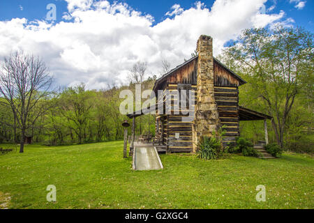 Kentucky-Blockhaus. Historischen Blockhaus im Gladie Besucherzentrum im Daniel Boone National Forest. Stockfoto