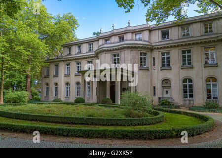 Die Wannsee-Villa, der Ort der Wannsee-Konferenz, an der die Nazis am 20. Januar 1942 die Endlösung planten, in Wannsee, Berlin Stockfoto