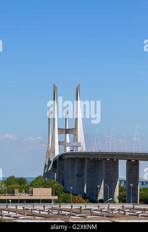 Brücke der Vasco da Gama am Fluss Tejo in europäischen Stadt Lisboa Stockfoto