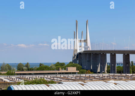Brücke der Vasco da Gama am Fluss Tejo in europäischen Stadt Lisboa Stockfoto