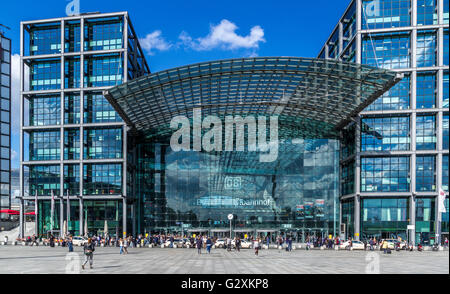 Der Haupteingang zum Berliner Hauptbahnhof, Berlins Hauptbahnhof, Berlin, Deutschland Stockfoto