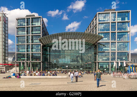 Der Haupteingang zum Berliner Hauptbahnhof, Berlins Hauptbahnhof, Berlin, Deutschland Stockfoto