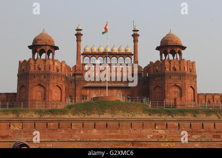 Das Rote Fort - die Residenz des Mughal Kaisers für fast 200 Jahre, bis 1857. Es befindet sich im Zentrum von Delhi. Stockfoto