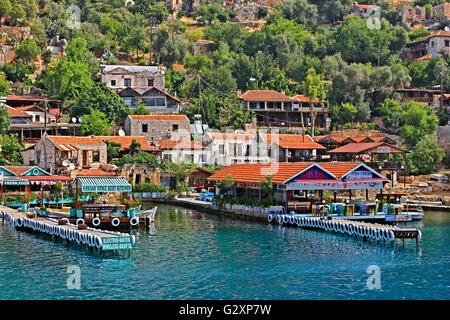 Den malerischen kleinen Hafen Kalekoy (Antike Simena), Kekova, Lykien, Provinz Antalya, Türkei. Stockfoto