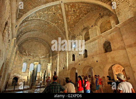 Im Inneren der byzantinischen Kirche des Heiligen Nikolaus (Santa Claus), Myra (Demre), Lykien, Provinz Antalya, Türkei Stockfoto