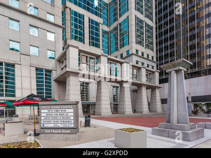 Fifth Third Center high-Rise-Eingang auf der Church Street in der Innenstadt von Nashville, Tennessee Stockfoto