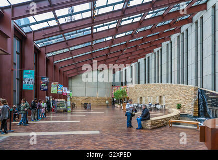 Interieur der Lobby des Country Music Hall Of Fame and Museum in der Innenstadt von Nashville, Tennessee Stockfoto