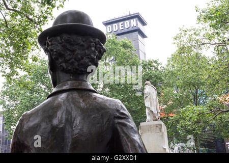 Charlie Chaplin Statue, Leicester Square, London, England, Vereinigtes Königreich Stockfoto