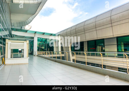 SEPANG, MALAYSIA - 29. Februar 2016: Ansicht von innen Gebäude der Kuala Lumpur International Airport 2 (KLIA2). Der 2. termin Stockfoto