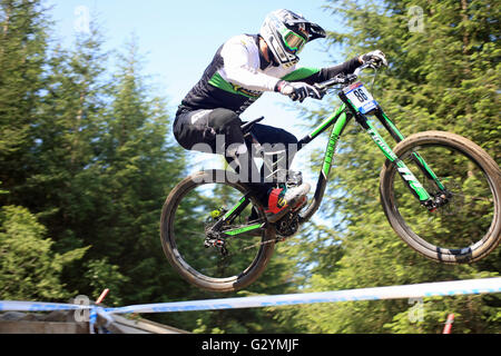 Fort William, Großbritannien. 5. Juni 2016. Faustin Figaret FRA auf dem Platz für den Downhill Mountainbike-Weltcup in Fort William, Schottland am 5. Juni 2016. Bildnachweis: Malcolm Gallone/Alamy Live-Nachrichten Stockfoto