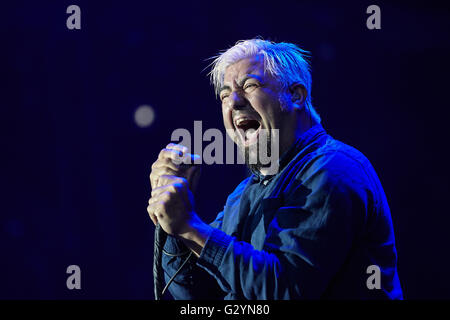 Mendig, Deutschland. 4. Juni 2016. Frontman Camillo "Chino" Wong Moreno der US-amerikanischen Nu-Metal-Band Deftones führt auf der Bühne bei "Rock am Ring" (Rock am Ring)-Musik-Festival in Mendig, Deutschland, 4. Juni 2016. Foto: THOMAS FREY/Dpa/Alamy Live News Stockfoto