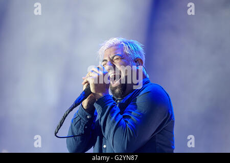 Mendig, Deutschland. 4. Juni 2016. Frontman Camillo "Chino" Wong Moreno der US-amerikanischen Nu-Metal-Band Deftones führt auf der Bühne bei "Rock am Ring" (Rock am Ring)-Musik-Festival in Mendig, Deutschland, 4. Juni 2016. Foto: THOMAS FREY/Dpa/Alamy Live News Stockfoto